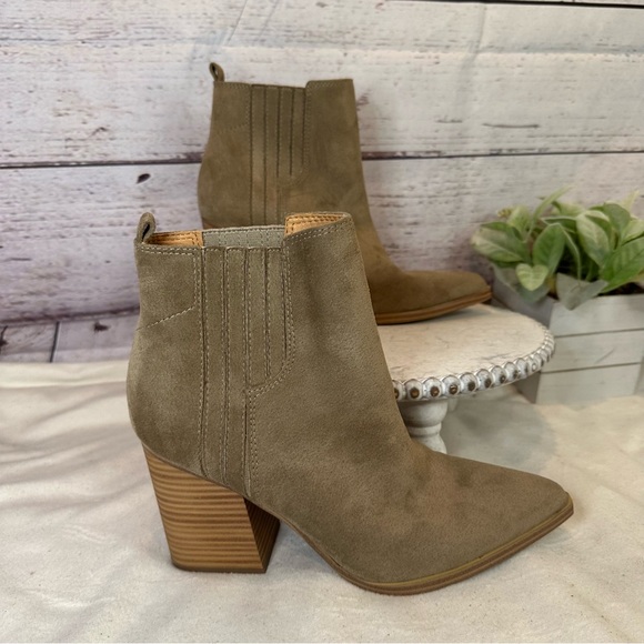 New Nine West Women's Orleeh Tan Suede Leather Block Heel Ankle Bootie Size 8.5 - Picture 2 of 12